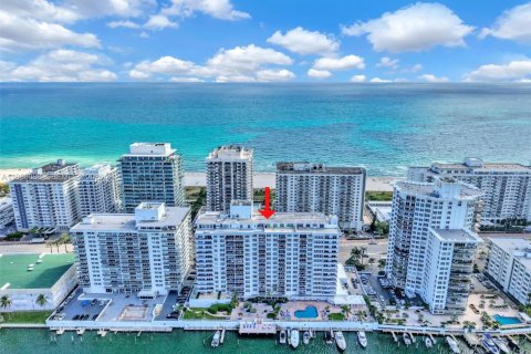 Condominio en Miami Beach, Florida, 1 dormitorio  № 2031750