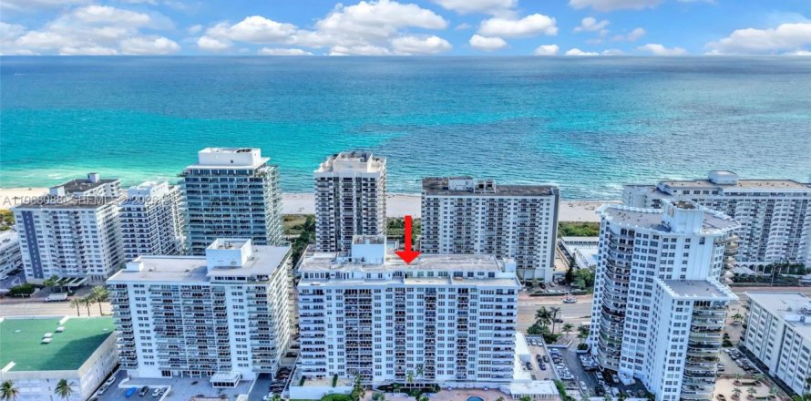 Condo in Miami Beach, Florida, 1 bedroom  № 2031750