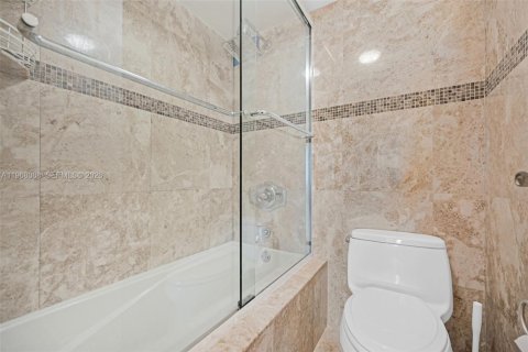 Condo in Miami Beach, Florida, 1 bedroom  № 2031750 - photo 21