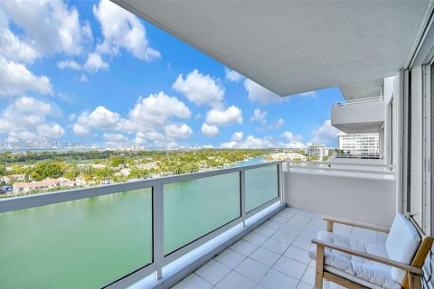 Condo in Miami Beach, Florida, 1 bedroom  № 2031750 - photo 7