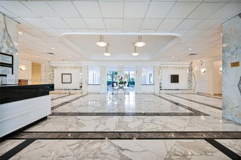 Condo in Miami Beach, Florida, 1 bedroom  № 2031750 - photo 27