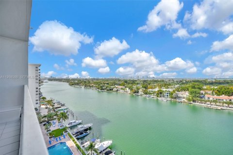 Condo in Miami Beach, Florida, 1 bedroom  № 2031750 - photo 6