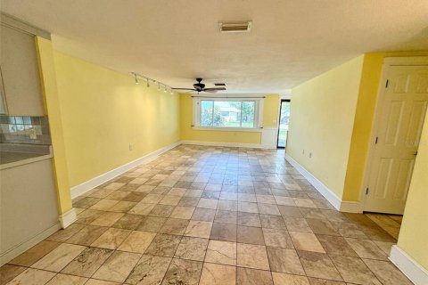 Villa ou maison à louer à Holiday, Floride: 3 chambres, 122.63 m2 № 1835354 - photo 7