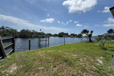 Villa ou maison à louer à Holiday, Floride: 3 chambres, 122.63 m2 № 1835354 - photo 12
