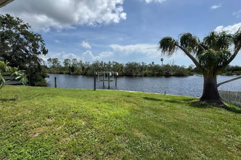 Villa ou maison à louer à Holiday, Floride: 3 chambres, 122.63 m2 № 1835354 - photo 11