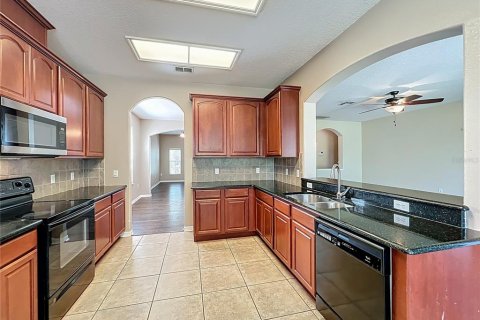 House in Orlando, Florida 5 bedrooms, 320.98 sq.m. № 1656967 - photo 11