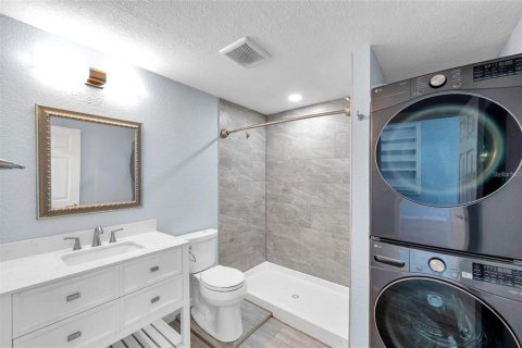Immobilier commercial à vendre à Saint Petersburg, Floride: 4 chambres, 264.49 m2 № 1771527 - photo 16