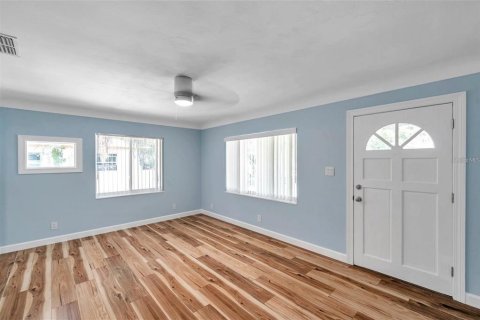 Immobilier commercial à vendre à Saint Petersburg, Floride: 4 chambres, 264.49 m2 № 1771527 - photo 7