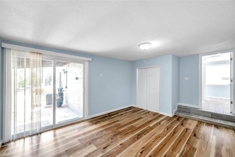 Immobilier commercial à vendre à Saint Petersburg, Floride: 4 chambres, 264.49 m2 № 1771527 - photo 18