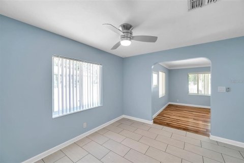 Immobilier commercial à vendre à Saint Petersburg, Floride: 4 chambres, 264.49 m2 № 1771527 - photo 10