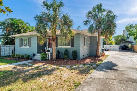 Immobilier commercial à vendre à Saint Petersburg, Floride: 4 chambres, 264.49 m2 № 1771527 - photo 2