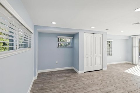 Immobilier commercial à vendre à Saint Petersburg, Floride: 4 chambres, 264.49 m2 № 1771527 - photo 28