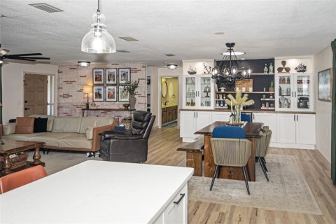 Villa ou maison à vendre à Ormond Beach, Floride: 4 chambres, 195.93 m2 № 1852570 - photo 12