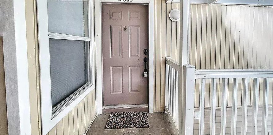 Condominio en Gainesville, Florida, 1 dormitorio № 2267253
