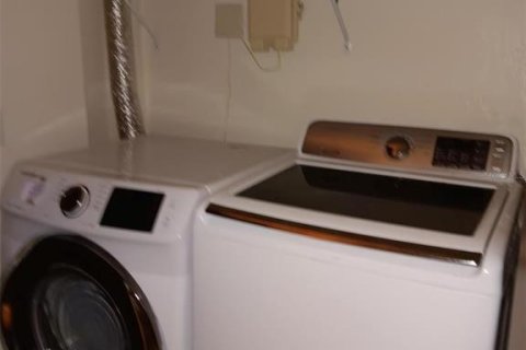 Condominio en alquiler en Gainesville, Florida, 1 dormitorio, 109.35 m2 № 2267253 - foto 11