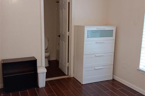 Condominio en alquiler en Gainesville, Florida, 1 dormitorio, 109.35 m2 № 2267253 - foto 8