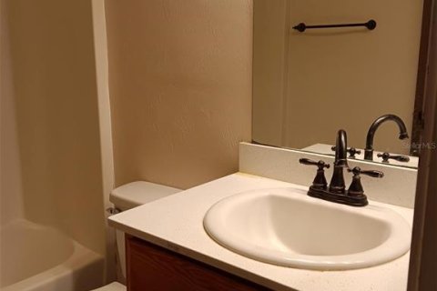 Condominio en alquiler en Gainesville, Florida, 1 dormitorio, 109.35 m2 № 2267253 - foto 16