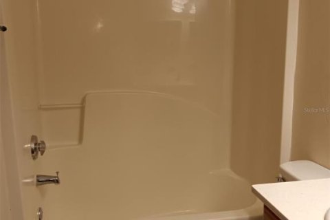 Condominio en alquiler en Gainesville, Florida, 1 dormitorio, 109.35 m2 № 2267253 - foto 15