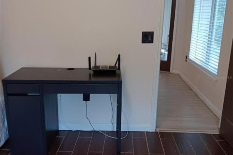 Condominio en alquiler en Gainesville, Florida, 1 dormitorio, 109.35 m2 № 2267253 - foto 2