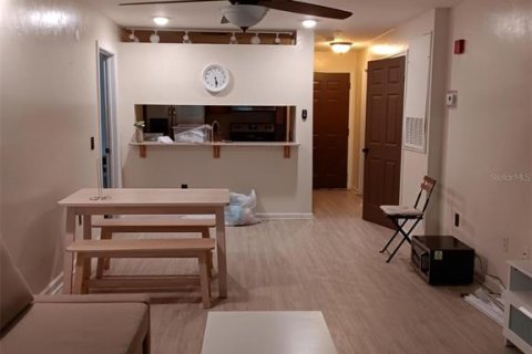 Condominio en alquiler en Gainesville, Florida, 1 dormitorio, 109.35 m2 № 2267253 - foto 6
