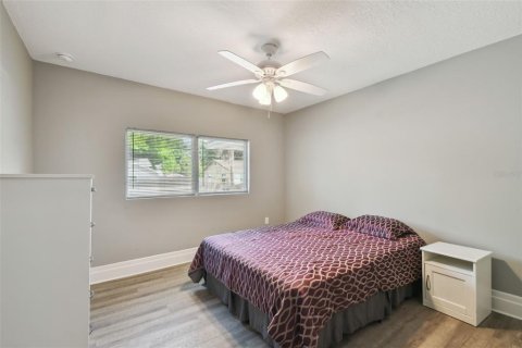 House in Tampa, Florida 6 bedrooms, 165.83 sq.m. № 1614907 - photo 26
