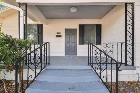 House in Tampa, Florida 6 bedrooms, 165.83 sq.m. № 1614907 - photo 5