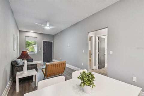 House in Tampa, Florida 6 bedrooms, 165.83 sq.m. № 1614907 - photo 22