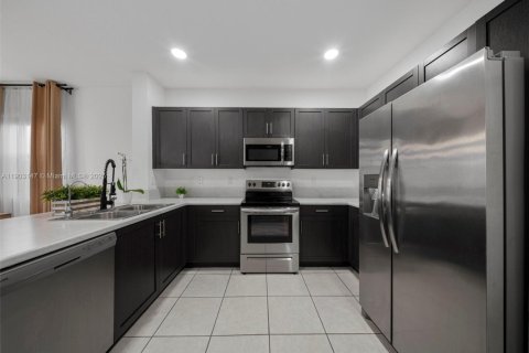 House in Homestead, Florida 3 bedrooms, 188.03 sq.m. № 2081825 - photo 26