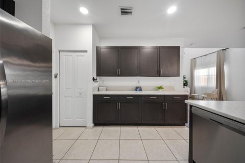 House in Homestead, Florida 3 bedrooms, 188.03 sq.m. № 2081825 - photo 27