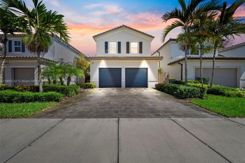 House in Homestead, Florida 3 bedrooms, 188.03 sq.m. № 2081825