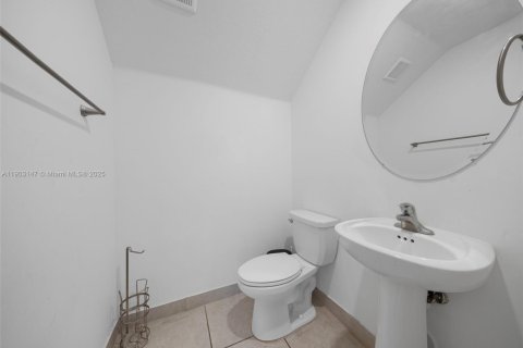 House in Homestead, Florida 3 bedrooms, 188.03 sq.m. № 2081825 - photo 25