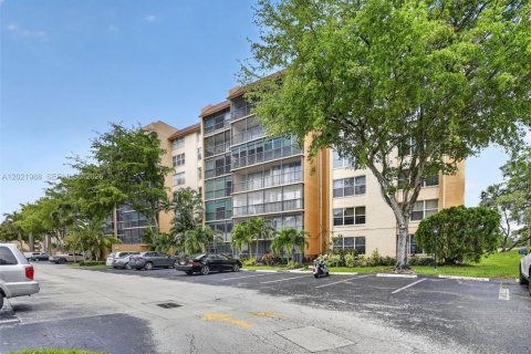 Copropriété à vendre à Lauderhill, Floride: 1 chambre, 72.46 m2 № 2089517 - photo 3
