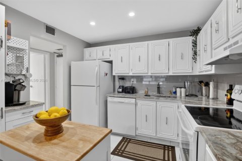 Copropriété à vendre à Lauderhill, Floride: 1 chambre, 72.46 m2 № 2089517 - photo 9
