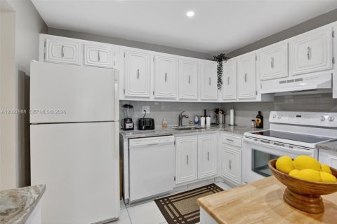 Copropriété à vendre à Lauderhill, Floride: 1 chambre, 72.46 m2 № 2089517 - photo 10