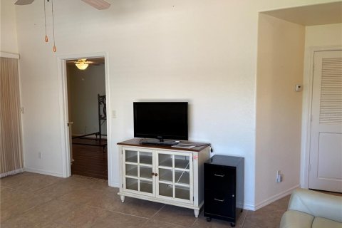 Copropriété à vendre à Bonita Springs, Floride: 2 chambres, 91.32 m2 № 1831301 - photo 5