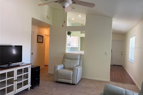Copropriété à vendre à Bonita Springs, Floride: 2 chambres, 91.32 m2 № 1831301 - photo 4
