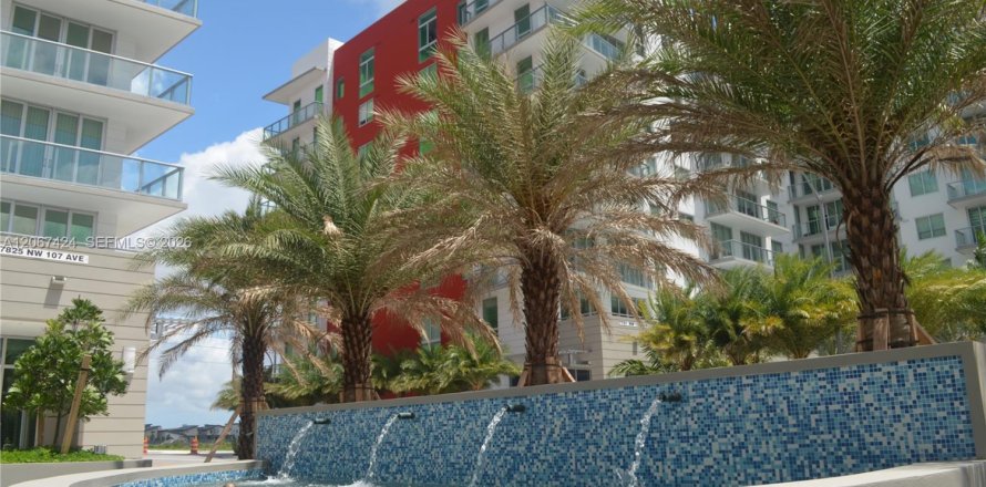 Condo in Doral, Florida, 3 bedrooms  № 2339855