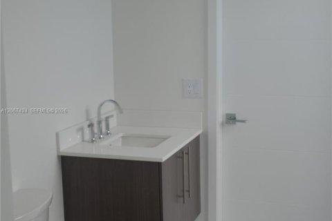 Condo in Doral, Florida, 3 bedrooms  № 2339855 - photo 17