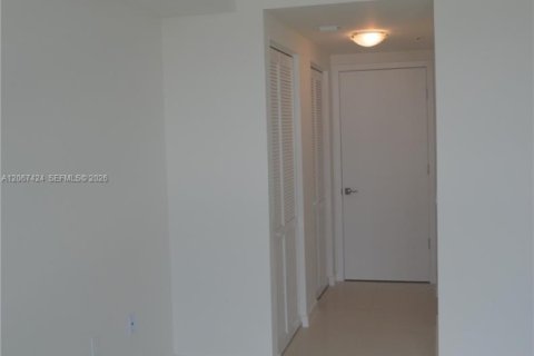Condo in Doral, Florida, 3 bedrooms  № 2339855 - photo 25