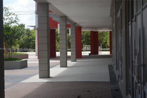 Condo in Doral, Florida, 3 bedrooms  № 2339855 - photo 5