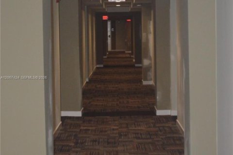 Condo in Doral, Florida, 3 bedrooms  № 2339855 - photo 12