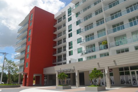 Condo in Doral, Florida, 3 bedrooms  № 2339855 - photo 2