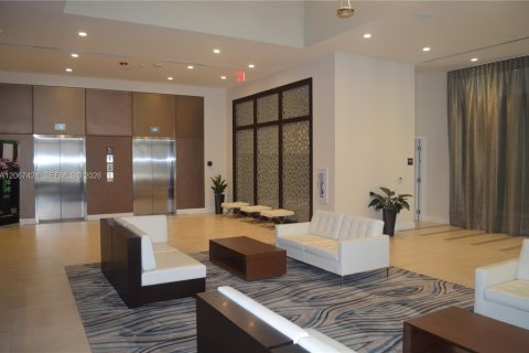 Condo in Doral, Florida, 3 bedrooms  № 2339855 - photo 8