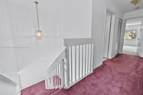 Townhouse in Doral, Florida 3 bedrooms, 176.33 sq.m. № 1728976 - photo 23
