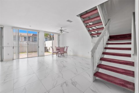 Townhouse in Doral, Florida 3 bedrooms, 176.33 sq.m. № 1728976 - photo 19