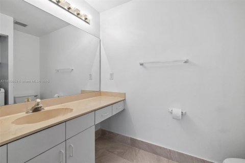 Townhouse in Doral, Florida 3 bedrooms, 176.33 sq.m. № 1728976 - photo 17