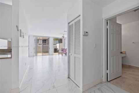 Townhouse in Doral, Florida 3 bedrooms, 176.33 sq.m. № 1728976 - photo 15