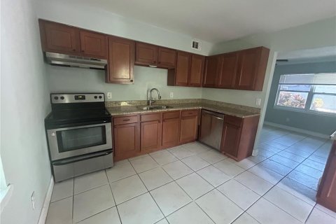 Commercial property in Casselberry, Florida 24 bedrooms, 140.28 sq.m. № 1816803 - photo 25