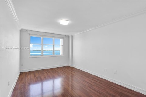 Condominio en alquiler en Miami, Florida, 2 dormitorios, 89.19 m2 № 1983692 - foto 19