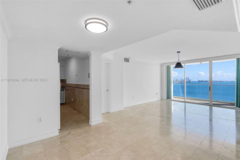 Condominio en alquiler en Miami, Florida, 2 dormitorios, 89.19 m2 № 1983692 - foto 12